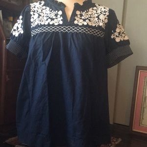 J crew embroidered puff sleeved Mexican style shirt size M